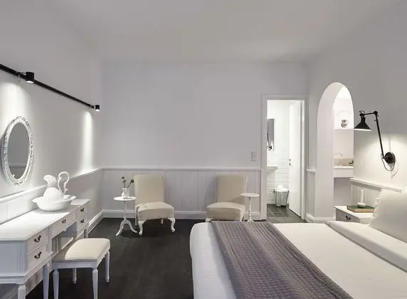 Deluxe Tek Büyük Yataklı Oda (Oia Castle)