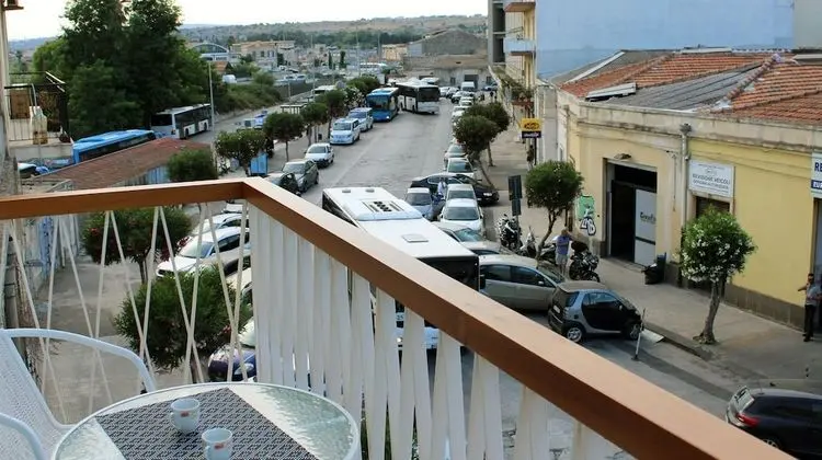 Superior Stüdyo, Balkon