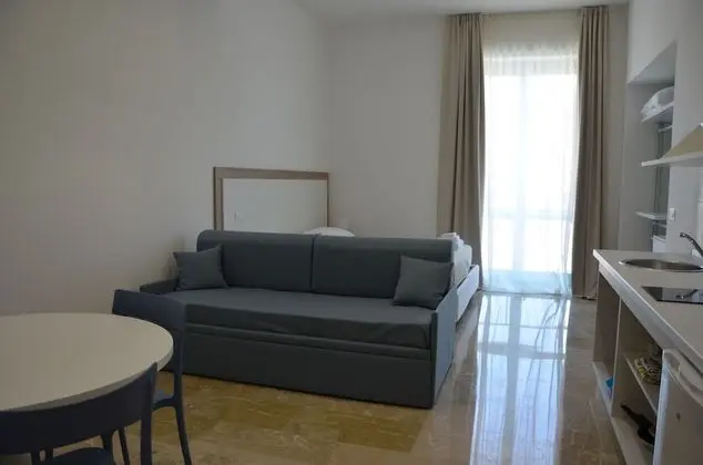 Superior Stüdyo, Balkon