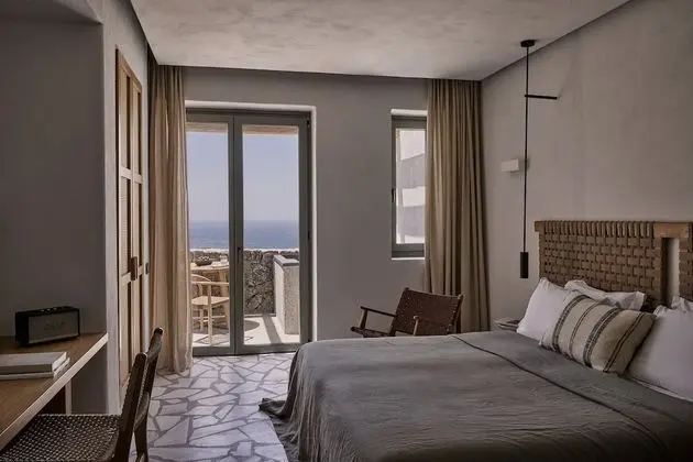 Junior Tek Büyük veya İki Ayrı Yataklı Oda