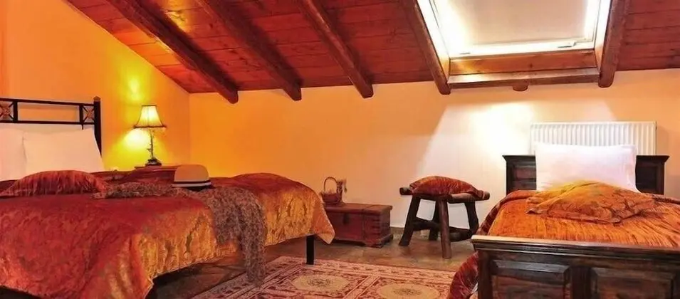 Üç Kişilik Oda