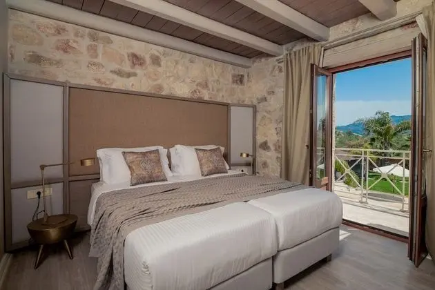 Grand Villa, 4 Yatak Odası, Havuz Manzaralı