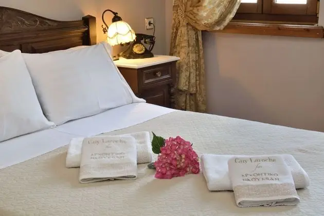Deluxe Tek Büyük veya İki Ayrı Yataklı Oda, Şömine