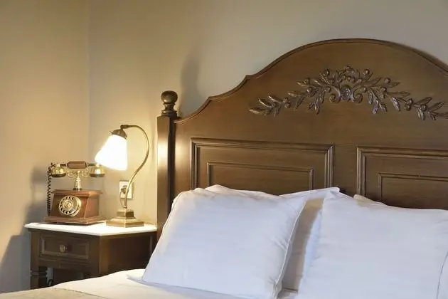 Deluxe Tek Büyük veya İki Ayrı Yataklı Oda, Şömine