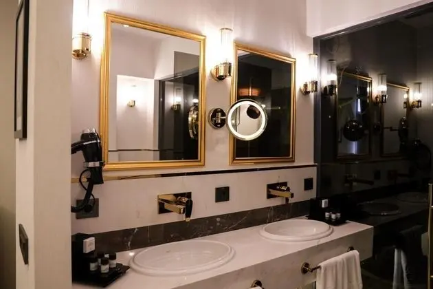 Suite, Sokak Manzaralı, Küvetli veya Jakuzili