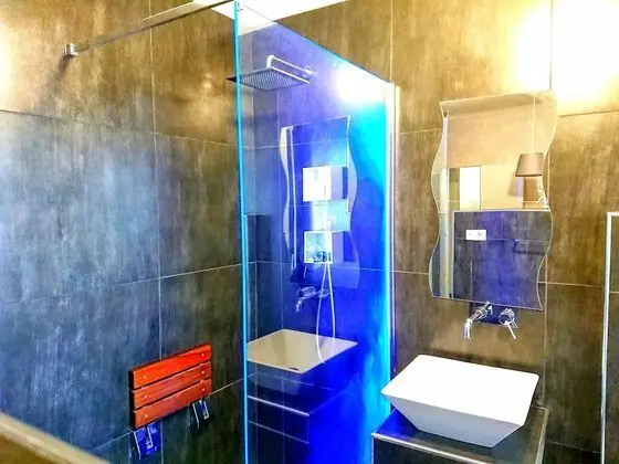 Deluxe Üç Kişilik Oda, Banyolu/Duşlu (External)