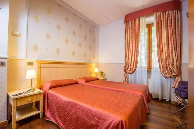 Tek Büyük veya İki Ayrı Yataklı Oda