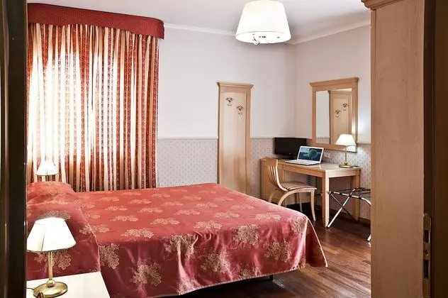 Tek Büyük veya İki Ayrı Yataklı Oda