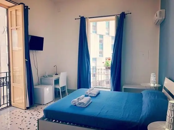 Tek Büyük Yataklı Oda, Balkon (private external bathroom)