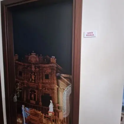 Üç Kişilik Oda (private external bathroom)