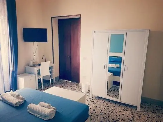 Üç Kişilik Oda (private external bathroom)