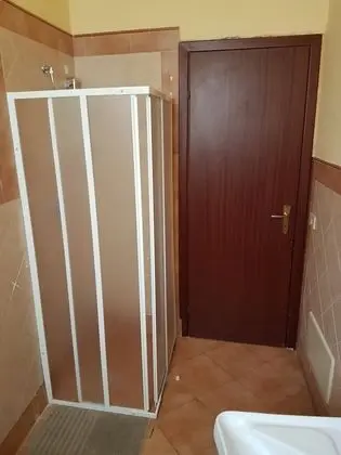 Üç Kişilik Oda (private external bathroom)