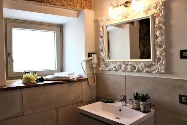 Comfort Tek Büyük veya İki Ayrı Yataklı Oda