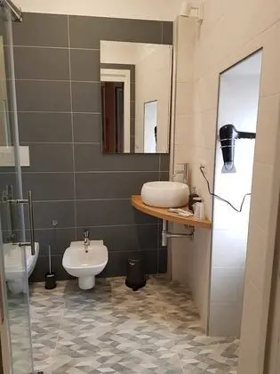Tek Büyük Yataklı Oda, Balkon
