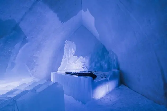 Arctic SnowHotel: Suite