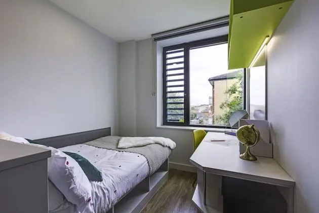 Tek Büyük Yataklı Oda (3/4 Size Small Double Bed)