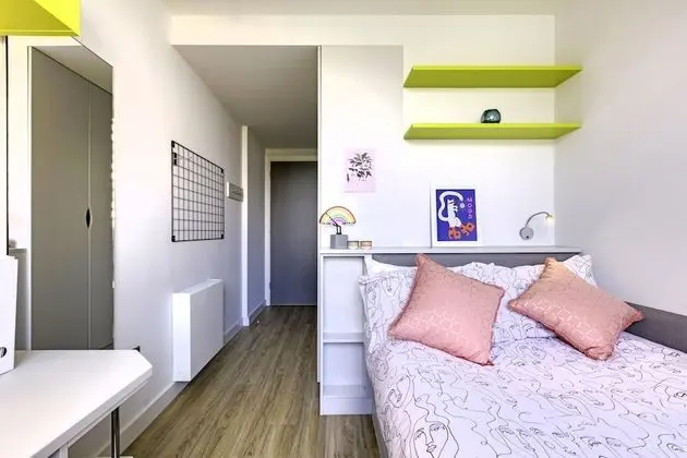 Tek Büyük Yataklı Oda (3/4 Size Small Double Bed)