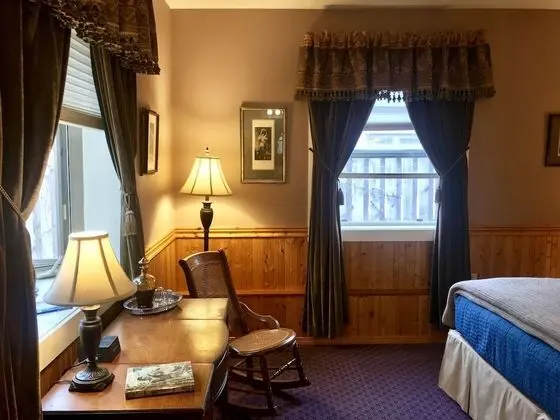 Premium Tek Büyük Yataklı Oda