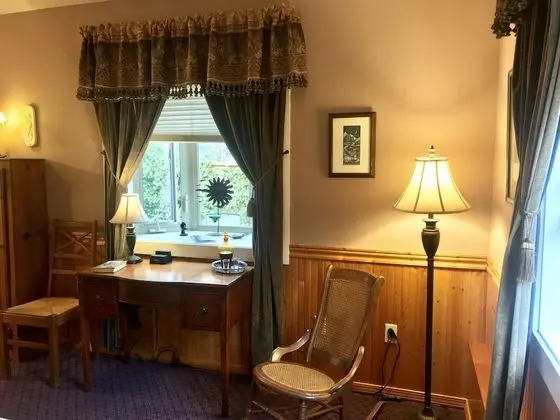 Premium Tek Büyük Yataklı Oda