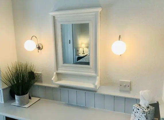 Tek Büyük Yataklı Oda, Ortak Banyo