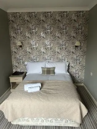 Traditional Tek Büyük Yataklı Oda