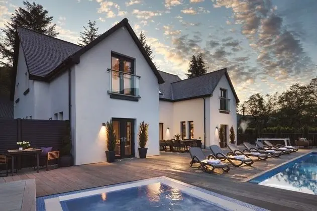 Luxury Villa, 5 Yatak Odası, Göl Manzaralı