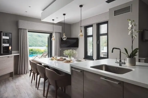 Luxury Villa, 5 Yatak Odası, Göl Manzaralı