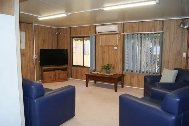 Kır Evi, Birden Çok Yatak, Sigara İçilmez