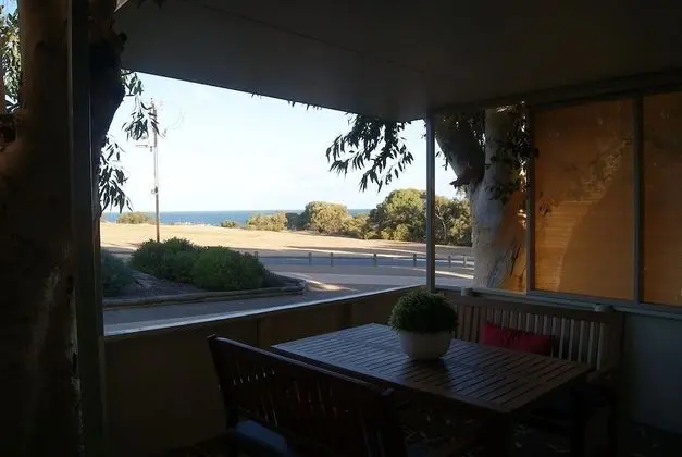Kır Evi, Birden Çok Yatak, Sigara İçilmez