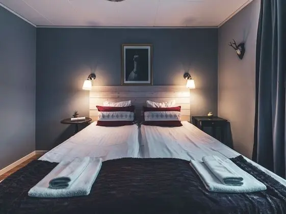 Tek Büyük veya İki Ayrı Yataklı Oda, Ortak Banyo