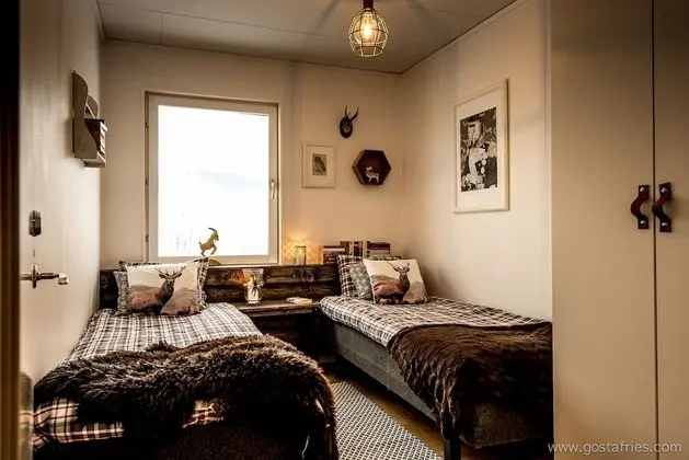 Tek Büyük veya İki Ayrı Yataklı Oda, Ortak Banyo