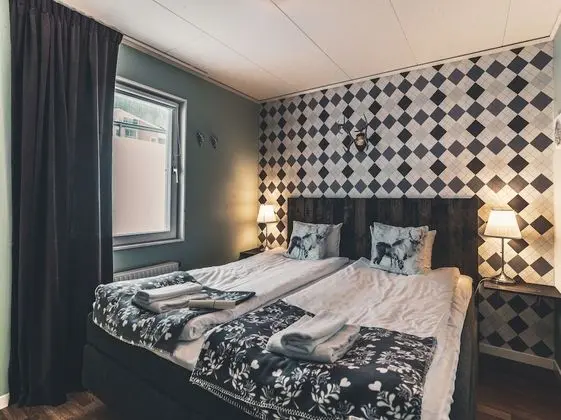 Tek Büyük veya İki Ayrı Yataklı Oda, Ortak Banyo