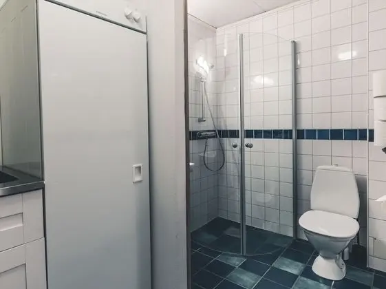 Tek Büyük veya İki Ayrı Yataklı Oda, Ortak Banyo