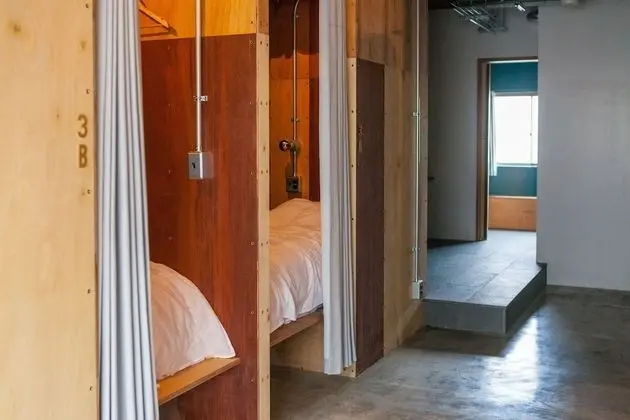 Ortak Ranzalı Oda, Sadece kadınlar için