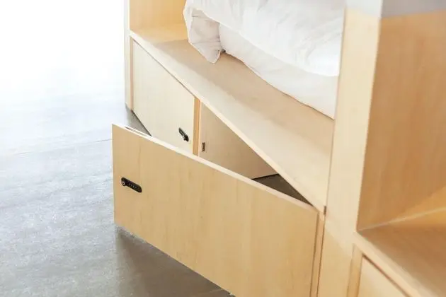 Ortak Ranzalı Oda, Sadece erkekler için