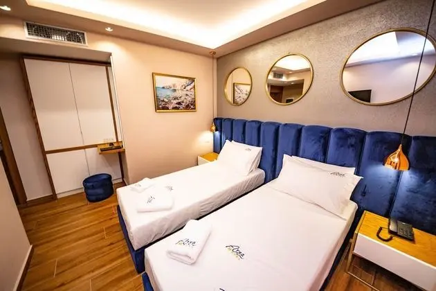Deluxe Tek Büyük veya İki Ayrı Yataklı Oda, Balkon
