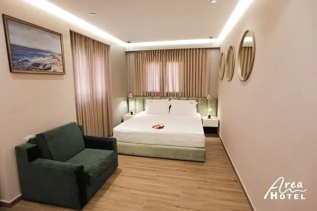 Deluxe Üç Kişilik Oda, Balkon, Havuz Manzaralı