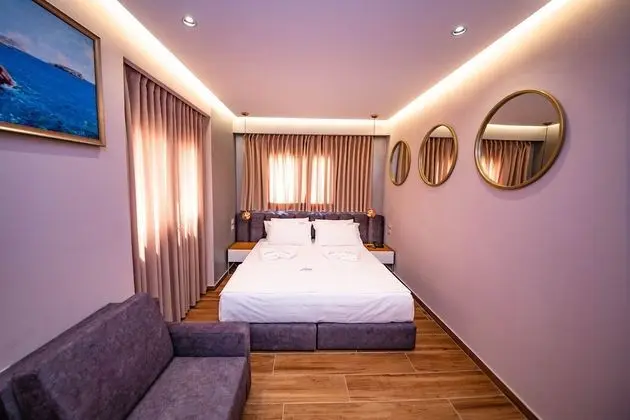 Deluxe Üç Kişilik Oda, Balkon, Havuz Manzaralı
