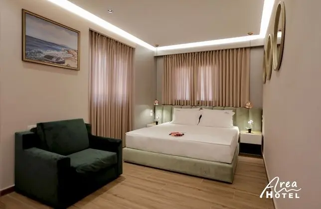 Deluxe Üç Kişilik Oda, Balkon, Havuz Manzaralı