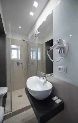 Basic Tek Büyük Yataklı Oda