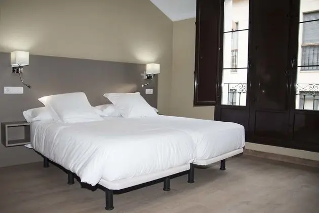 Superior Tek Büyük veya İki Ayrı Yataklı Oda