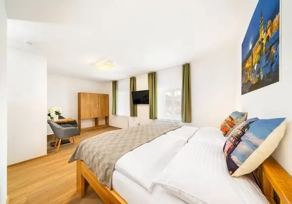 Comfort Tek Büyük Yataklı Oda, 1 Büyük (Queen) Boy Yatak ve Çekyat, Banyolu/Duşlu, Şehir Manzaralı