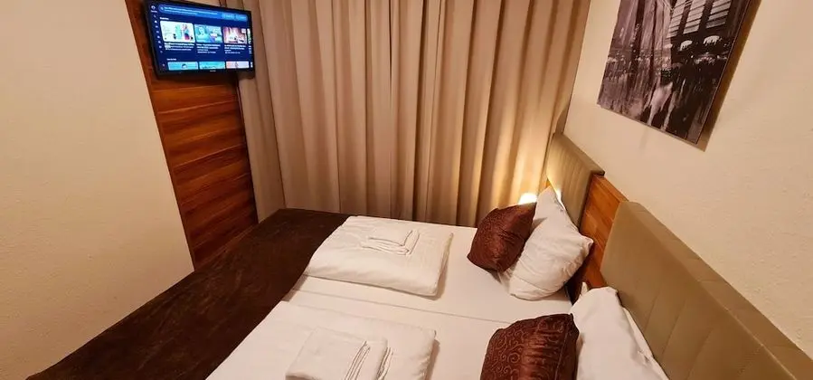 Comfort Tek Büyük veya İki Ayrı Yataklı Oda