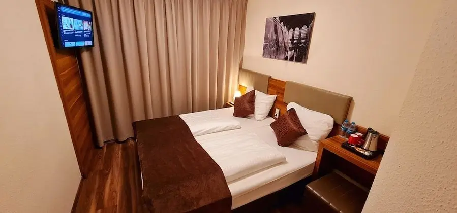 Comfort Tek Büyük veya İki Ayrı Yataklı Oda