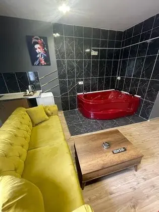 Deluxe Jakuzili Oda