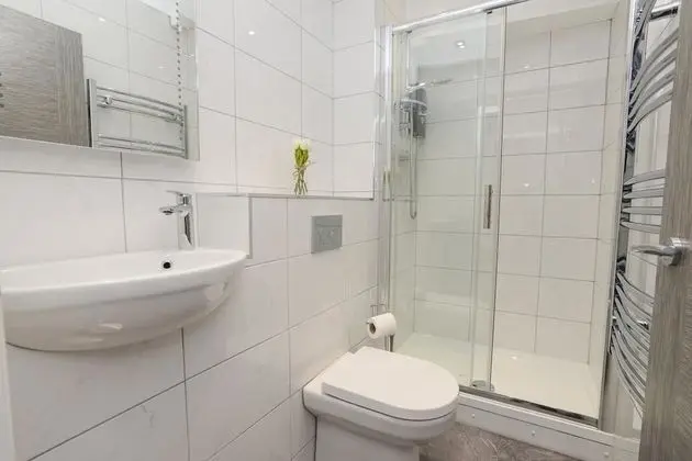 Büyük Yataklı Tek Kişilik Oda