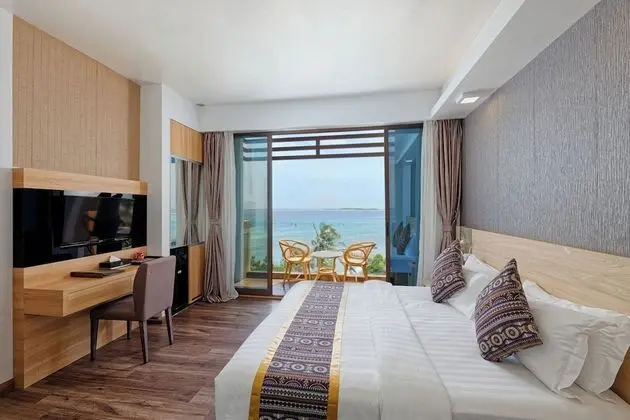 Deluxe Tek Büyük Yataklı Oda, Balkon, Deniz Manzaralı (Island View)
