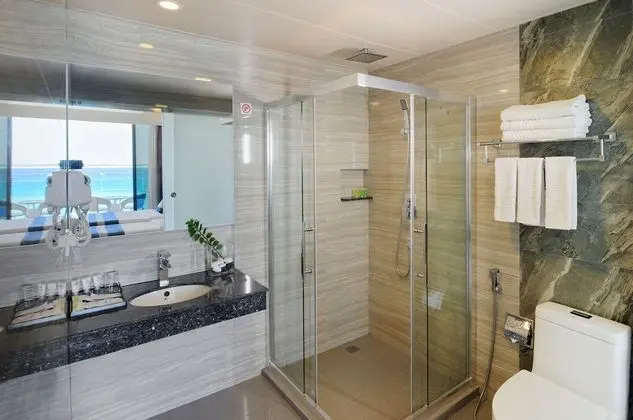 Deluxe Tek Büyük Yataklı Oda, Balkon, Deniz Manzaralı (Island View)