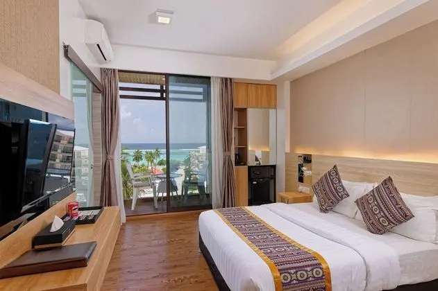 Deluxe Tek Büyük Yataklı Oda, Balkon (Island View)