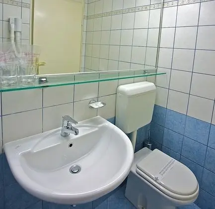 Tek Büyük Yataklı Oda, Balkon, Denize Bakan